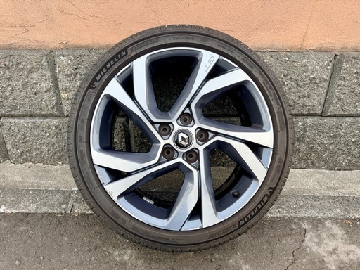 ルノー　メガーヌ18インチ　中古タイヤホイール4本セット　　　　　　225/40R18 25年製ミシュランプライマシー5