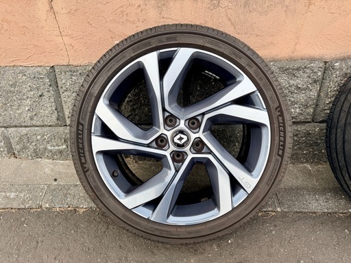 ルノー　メガーヌ18インチ　中古タイヤホイール4本セット　　　　　　225/40R18 25年製ミシュランプライマシー5