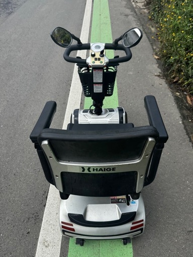 セニアカー中古　バッテリー新品交換済み