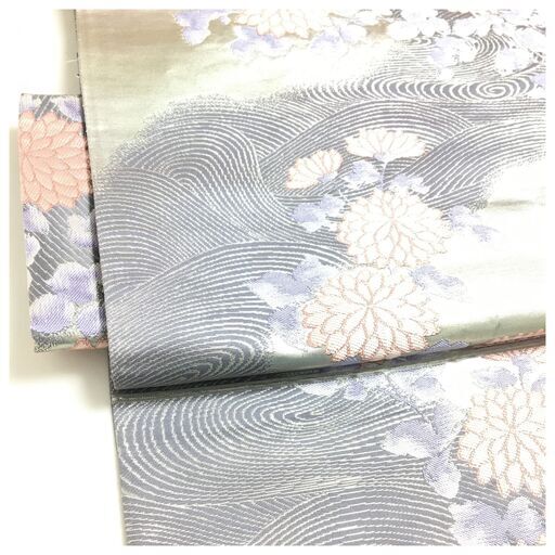 美品　正絹 二部式 作り帯 袋帯 華やぐ菊尽くしと流麗な渦紋様 藤色が魅せる洗練の和姿