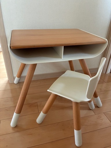 ナチュラル木製机と椅子のセット