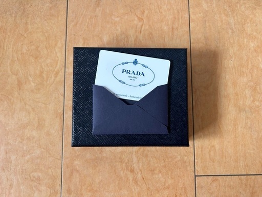 PRADA ブラック 二つ折り財布 正規品 箱有り 美品