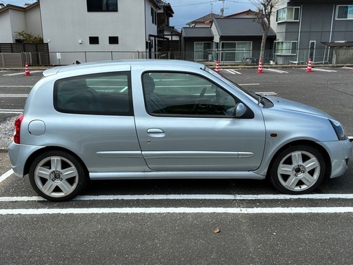 ルノー ルーテシアルノー･スポール 2.0RS  左ハンドル　走りの5MT