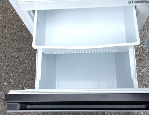【RKGRE-697】特価！Hisense/ハイセンス/257 L /冷凍冷蔵庫/HR-G26E3W/中古品/2025年製/弊社近隣無