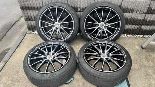 中古の18インチホイールとタイヤの4本セット