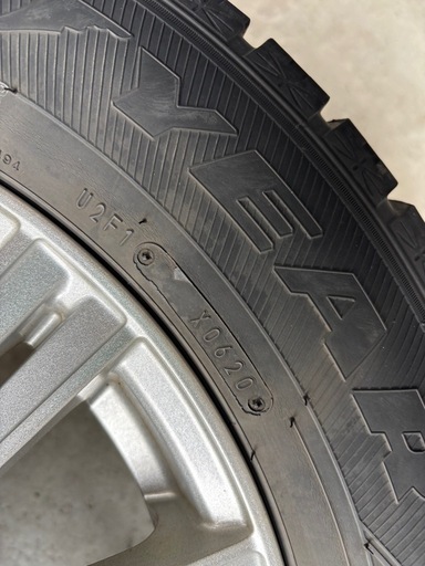 車 タイヤ 
2020年製215/60r16 95Q グッドイヤー アイスナビ6スタッドレス