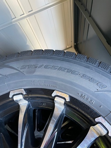 スタッドレスタイヤ215/65R16 (ゆゆ) 滑川のタイヤ、ホイールの中古 