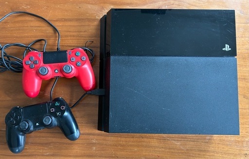 ジャンク品　PS4＋コントローラー2個