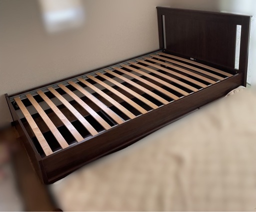 【お譲り先決まりました】IKEA セミダブルベッド　フレームのみ（解体済み）
