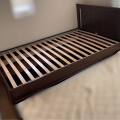【お譲り先決まりました】IKEA セミダブルベッド　フレームのみ（解体済み）の画像
