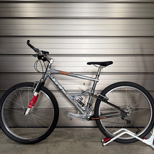 自転車 GT RTS