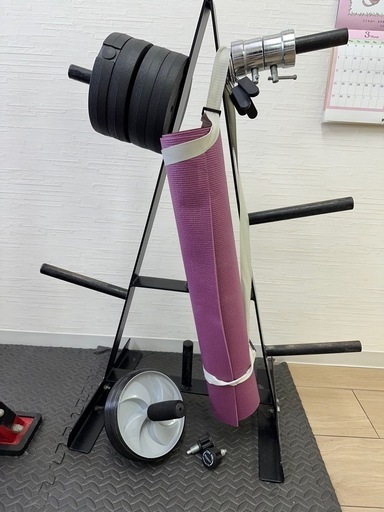 筋トレ器具、ベンチプレス、ダンベル