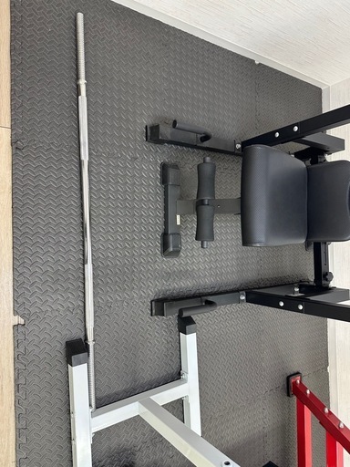 筋トレ器具、ベンチプレス、ダンベル