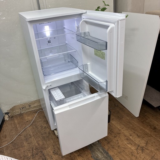 【?買取市場 1年保証】23年製の高年式！S111 ⭐ SHARP｜シャープ 2ドア冷蔵庫 (152L・両開き） SJ-D15J-W 