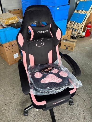 新品　組立済み 猫耳ゲーミングチェア（フットレスト付き） - 調節可能な腰部サポート、耐荷重140kg。取り外し可能な可愛い猫耳、綿詰めの人間工学設計PCチェア、女の子/ティーン向け（ブラックピンクモデル）