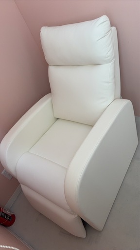 【お譲りする方が決まりました】ネイルサロン等に最適【美品】コンパクトリクライニングチェア