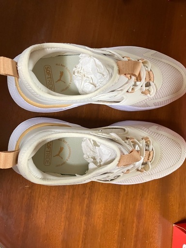 これからの季節に ピッタリ！2足でお値引きPUMA  レディース スニーカー