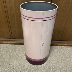 ブリキ？の傘立て。高さ43直径20cmの画像