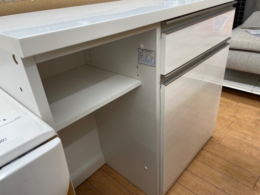 ニトリのキッチンカウンター(リガーレ)です。