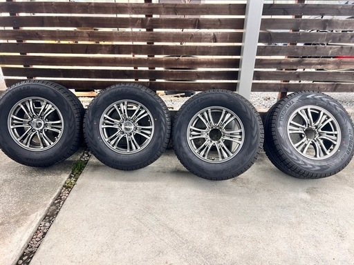 ランドクルーザープラド　スタッドレス　4本セット　美品