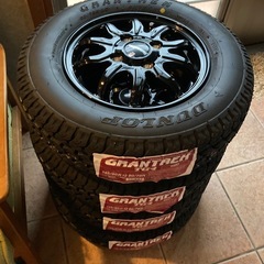 新品12インチ　ゴツゴツタイヤ/ホイールセットの画像