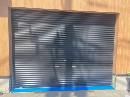シャッター一式売ります（幅3290・高さ2400・すぐ使えます・格安） 