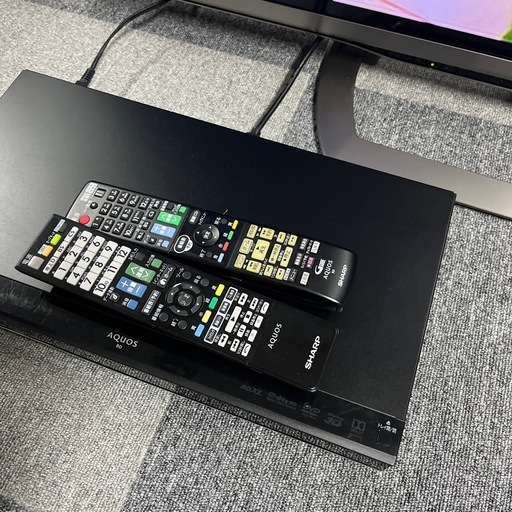 SHARP  52インチLED液晶テレビ SHARP　Blu-ray HDDレコーダーセット