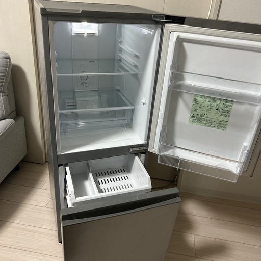 【値下げ】
【美品】AQUA 冷蔵庫 126L　右開き 一人暮らし 動作良好