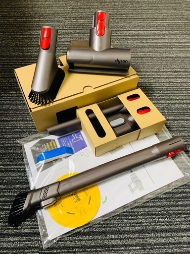 Dyson Cyclone V10 Fluffy 新品未開封純正フロアドック EQUALSクリーナースタンド その他セット /ダイソン