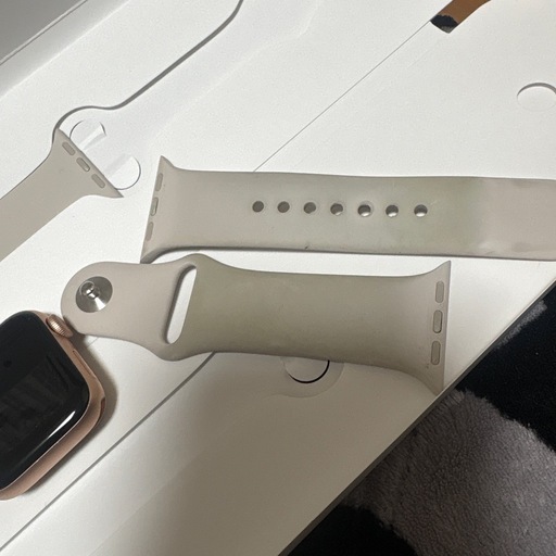 Apple Watch SE ローズゴールド 本体と