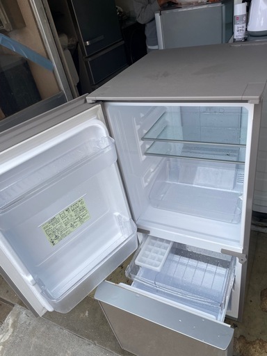 北九州市内配送無料　保証付き シャープSJ-GD14C-C 冷蔵庫  [137L /2ドア /右開き/左開き付け替えタイプ] 