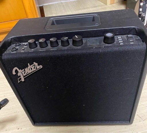 Fender mustang アンプ（シールド付き）
