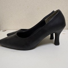 黒 パンプス 24の画像