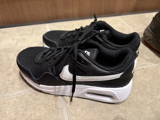 ほぼ新品 NIKEスニーカー