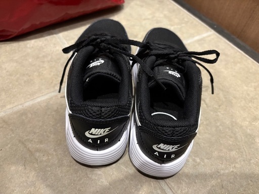 ほぼ新品 NIKEスニーカー