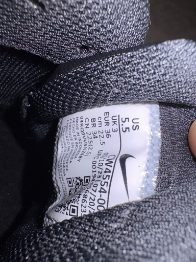 ほぼ新品 NIKEスニーカー