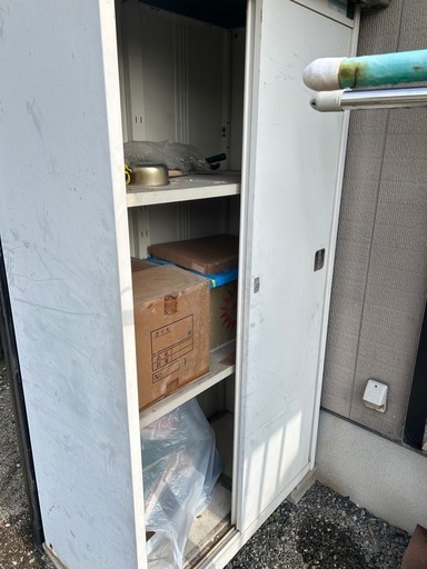 【お話中】　　イナバ物置　鍵無し