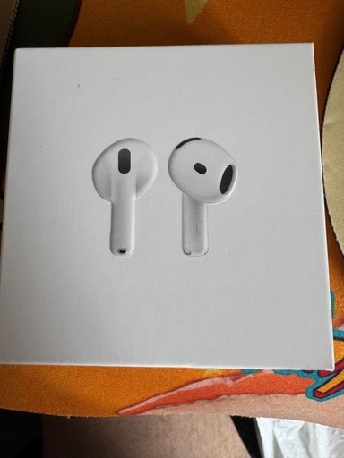 急いで取引するAirPods4イヤホン