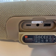 JBL CHARGE4 カーキ色 ワイヤレススピーカーの画像