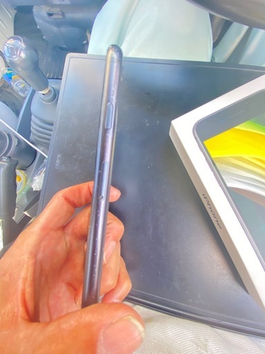 美品iPhoneSE 第二世代　ブラック　箱あり　動作確認済み