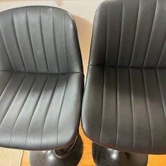 カウンターチェアーの画像