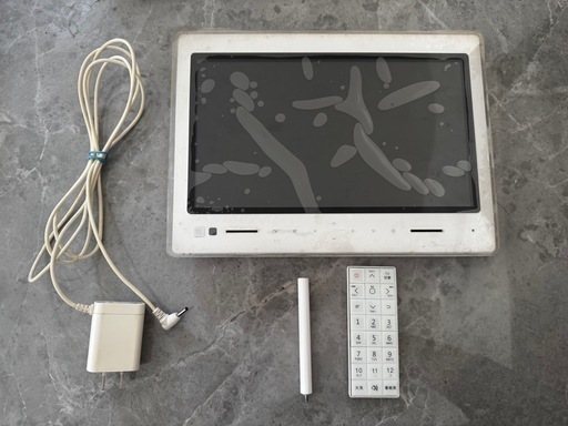 早い者勝ち！au PHOTO U TV ポータブルテレビ ZTS11
