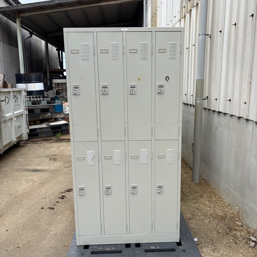 ダイヤル式ロック付き8人用ロッカー