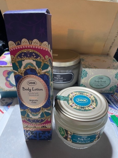 新品未使用　SABON ヘッドスクラブ、ファブリックミスト、ボディスクラブ、ボディローション