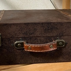 アンティーク風トランク (インテリア)の画像