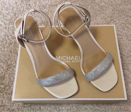 新品同様 MICHAEL KORS マイケルコース サンダル ラインストーン ホワイト　24.5センチ　7.5