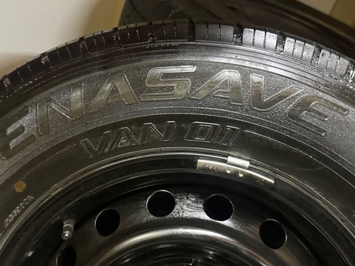 ハイエース　　タイヤ　ホイールセット