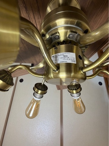 新品電球?6個付き　【おしゃれシーリングファンライト（照明＋ファン）リモコン付き】