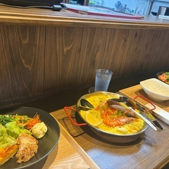 気軽にランチに行ける飯友がほしいです。