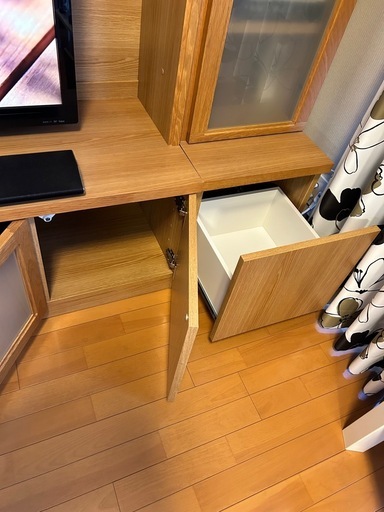 テレビボード　壁面収納　飾り棚付